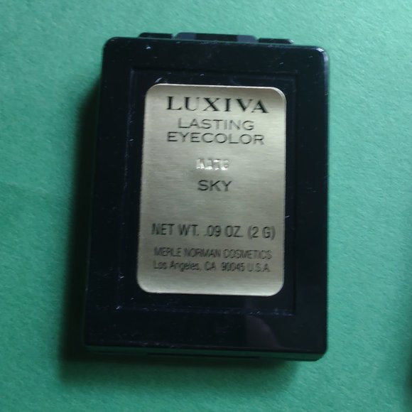 Merle Norman Luxiva "Sky" Lasting Eye color .09oz. 2 gr Net Wt. New - Picture 2 of 2